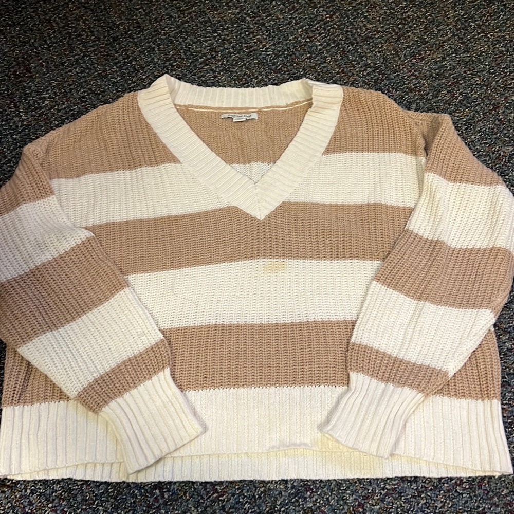 American Eagle white and tan striped v-neck sweater